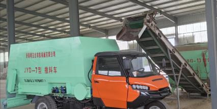 7立方三輪車(chē)式撒料車(chē) 
